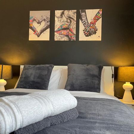 Flat 1 Appartement Lampeter Buitenkant foto
