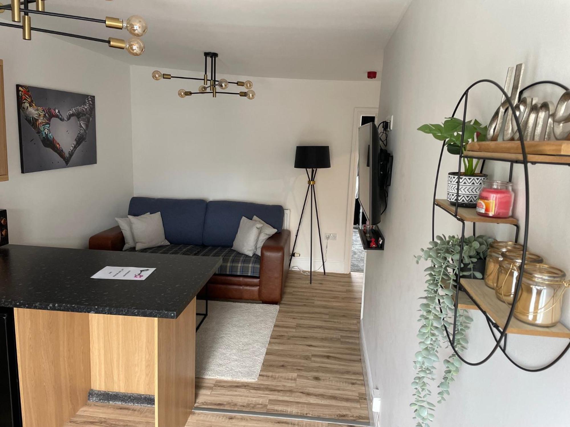 Flat 1 Appartement Lampeter Buitenkant foto