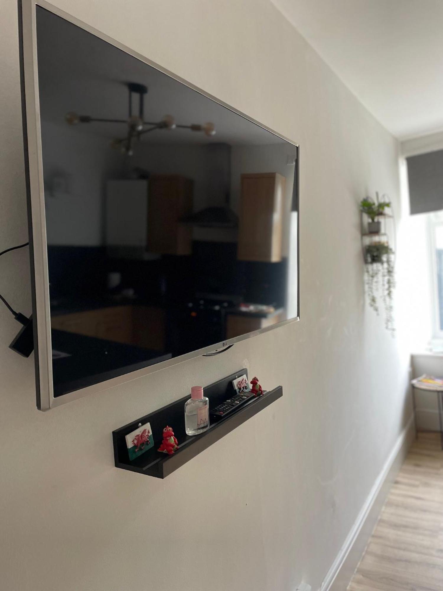 Flat 1 Appartement Lampeter Buitenkant foto