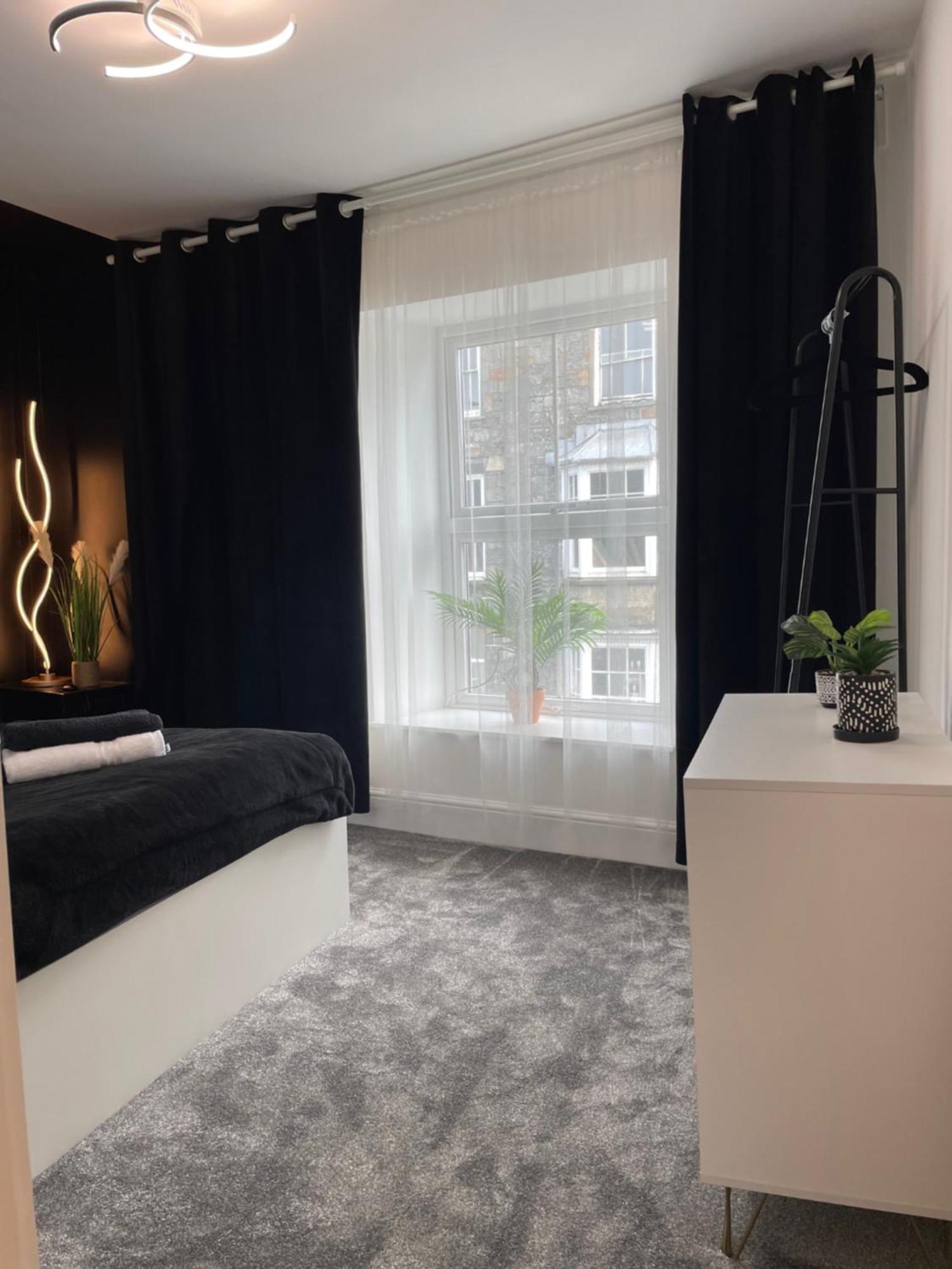 Flat 1 Appartement Lampeter Buitenkant foto