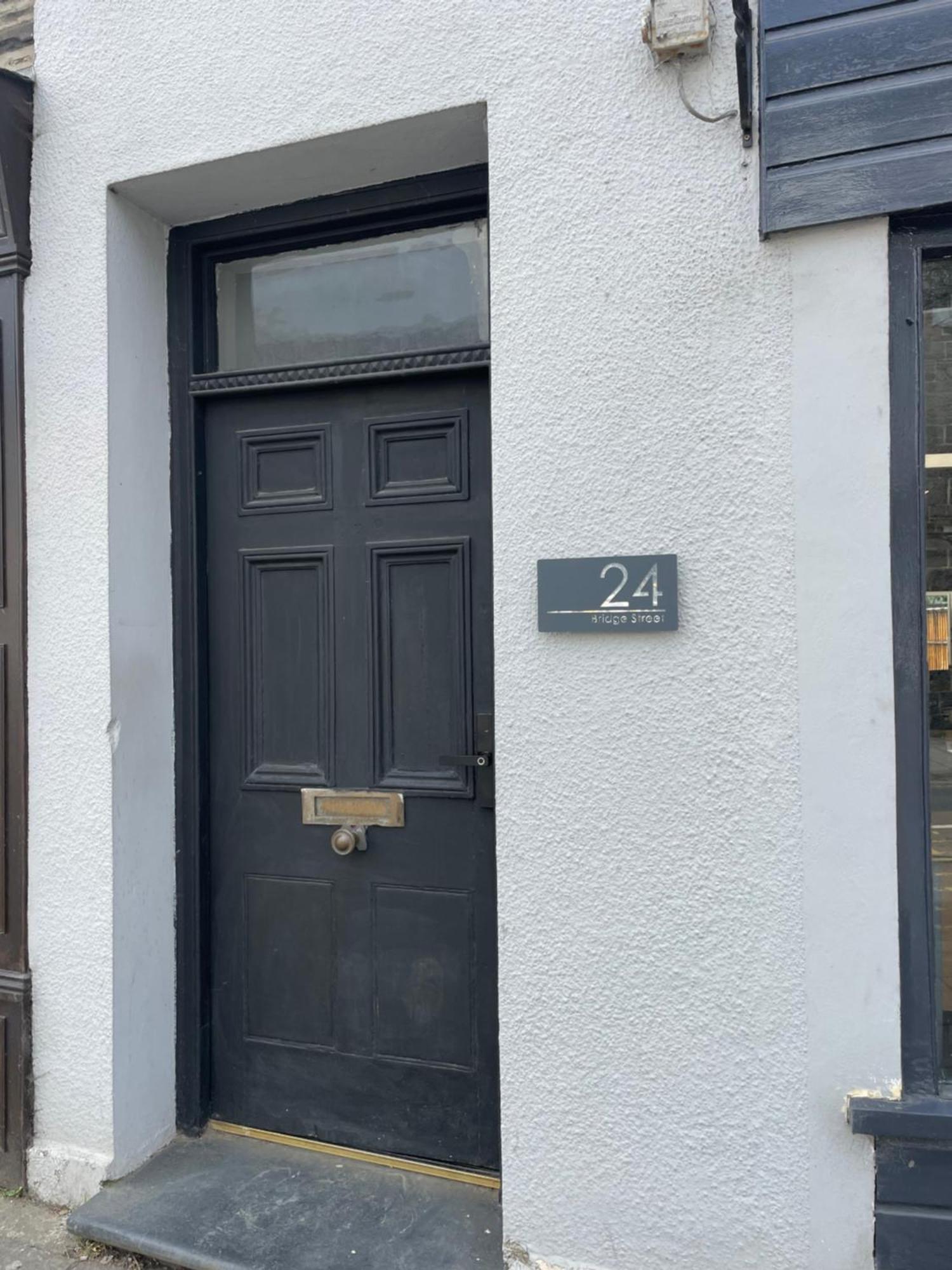 Flat 1 Appartement Lampeter Buitenkant foto